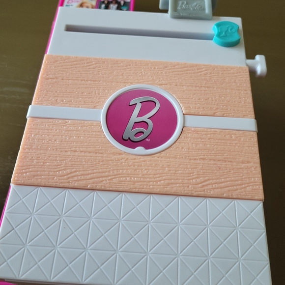 BARBIE PLAY SET - Picture 5 of 17